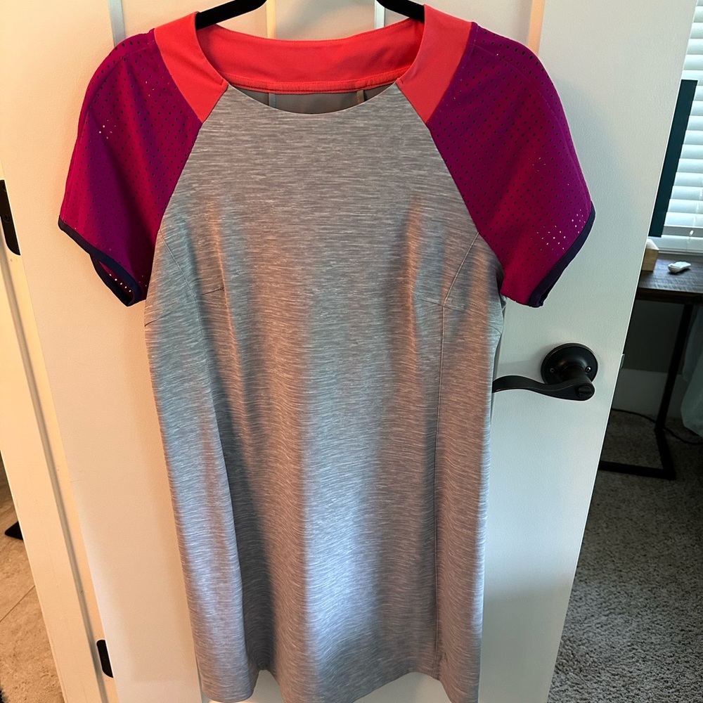 Title nine Gray Short Sleeve T-Shirt Dress